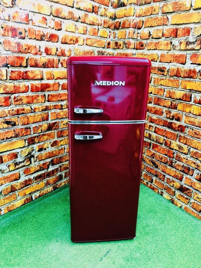 Gebrauchter Retro-Kühlschrank in Rot