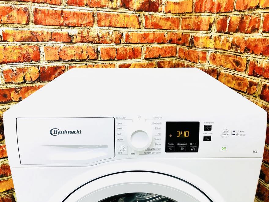 Bedienfeld einer gebrauchten Bauknecht Waschmaschine